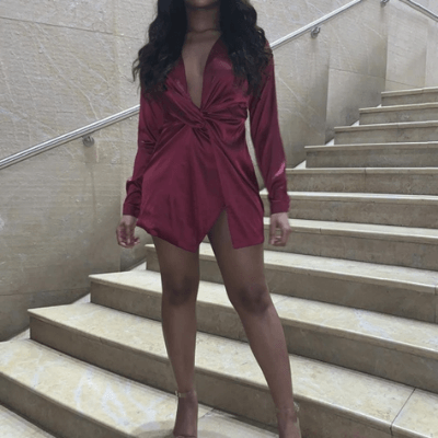 Rosenrotes Satin-Sommerkleid