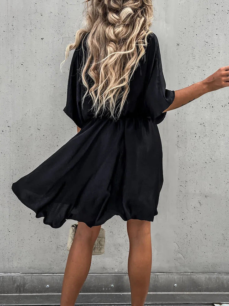 Damen Mini Kleid V-Ausschnitt Elegantes Design Nachhaltiger Stoff 4