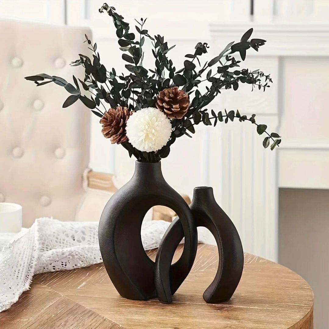 Set von modernen Vasen mit abstraktem Design aus Keramik 2