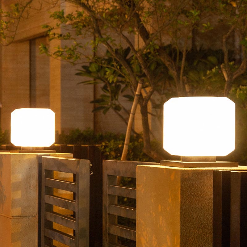Solarbetriebene Außenlampe für Garten im modernen Design 2