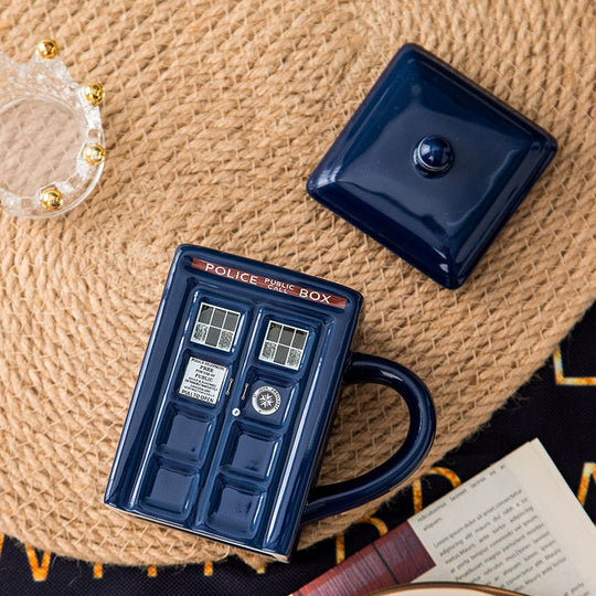 Tasse im Polizeibox-Design mit Löffel für Sci-Fi-Fans 5
