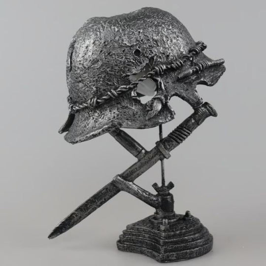 Tischlampe im Vintage-Stil mit Helm-Design 4