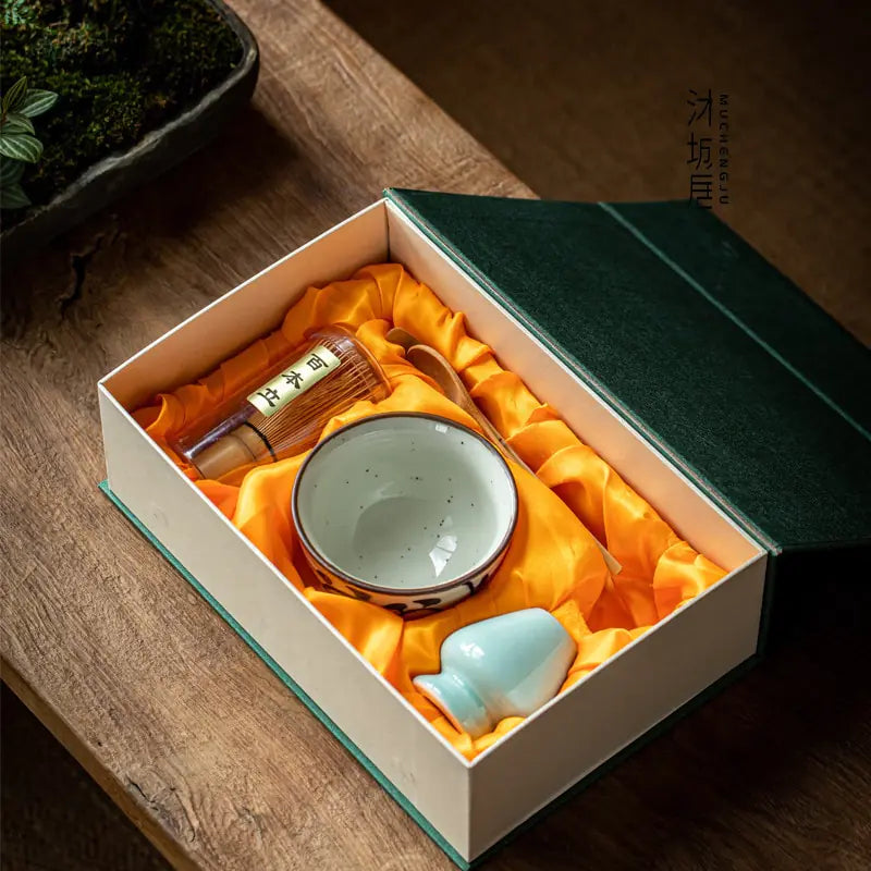 Traditionelles Tee Geschenkset mit Matcha Zubehör für Tee-Liebhaber 2
