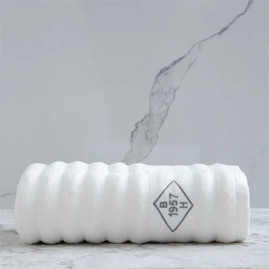 Unisex Badetuch mit Rippenstruktur und Markenstickerei 14