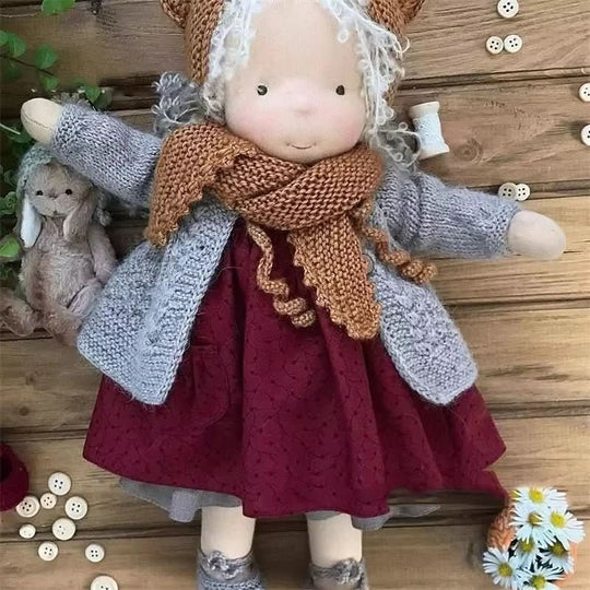 Waldorfpuppe mit Zubehör für Kinder 3