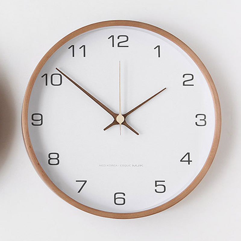 Wanduhr aus Holz im minimalistischen Design 9