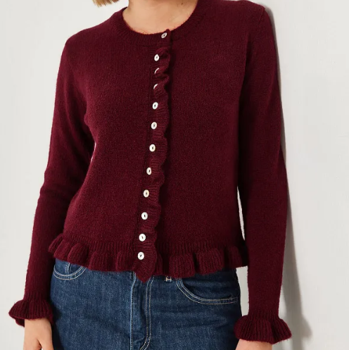 Stickad damkofta med struktur