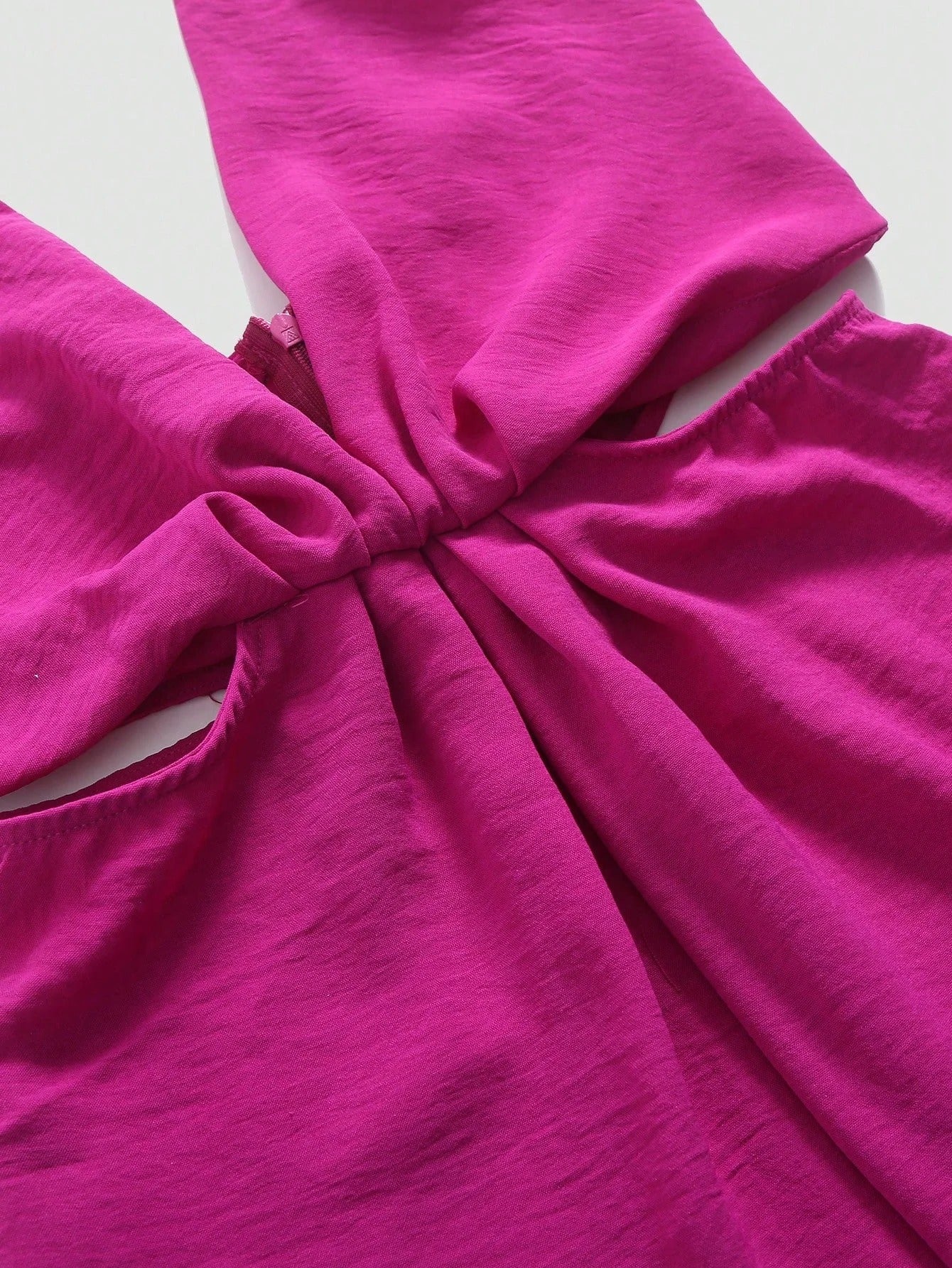 Plissierter Damenoverall mit weitem Bein