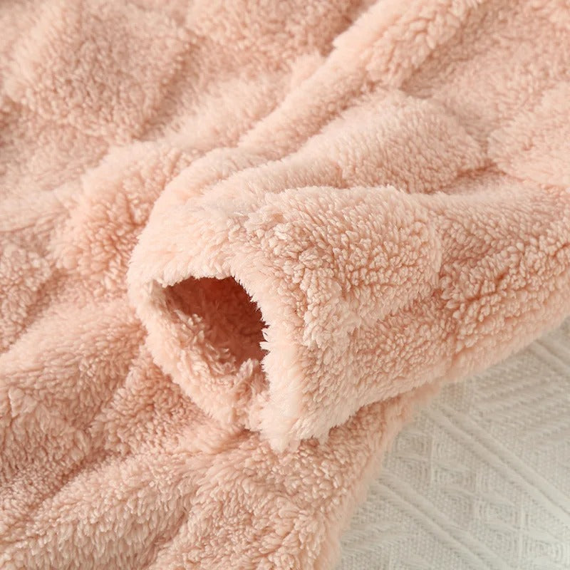 Kariertes Winter-Pyjama-Set für Frauen