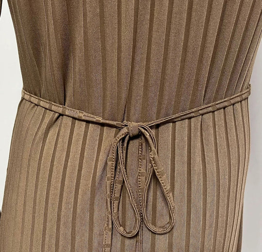 Klassisches lockeres Strickkleid für Damen