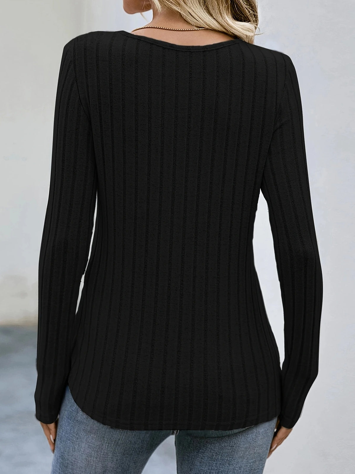 Damenknöpfe mit quadratischem Halsausschnitt