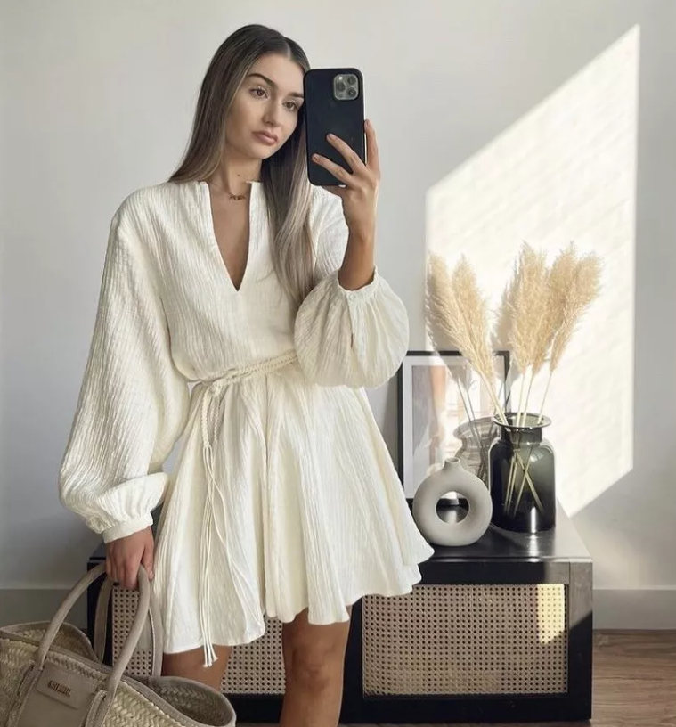 Damenkleid mit Schleifengürtel und kurzen Ballonärmeln