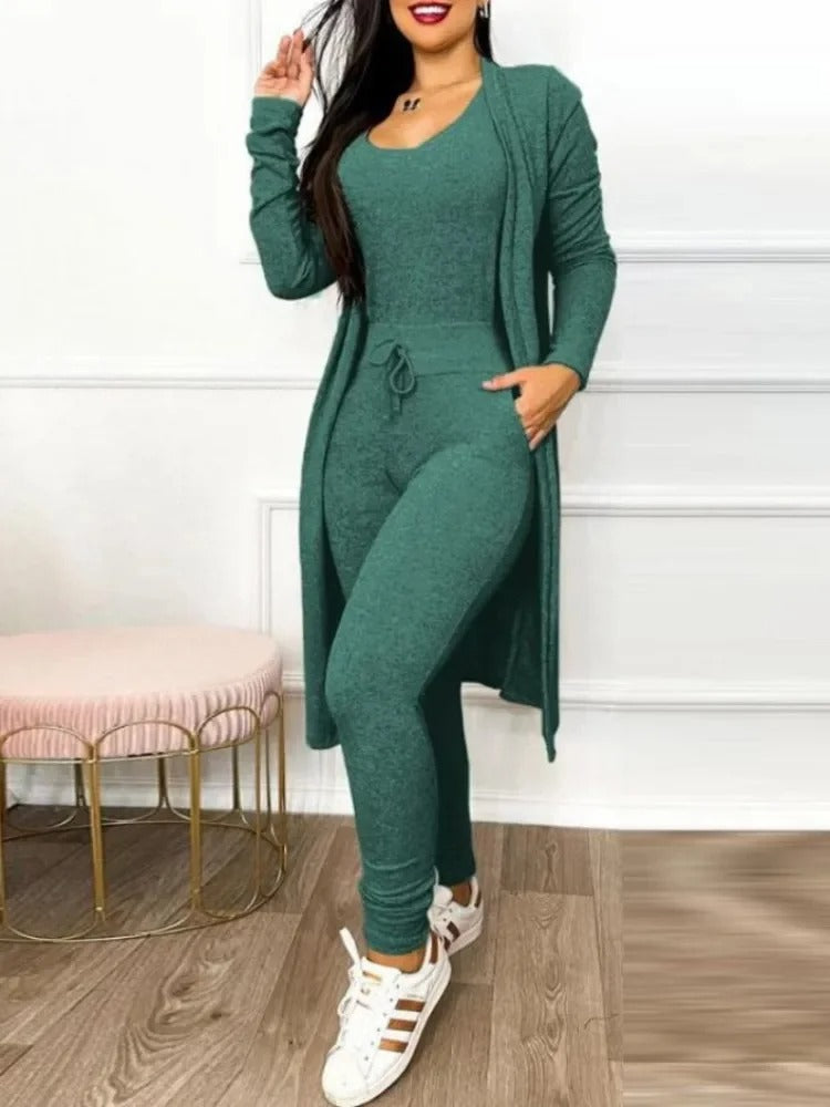 Overall und Jacke mit Tasche und Kordelzug