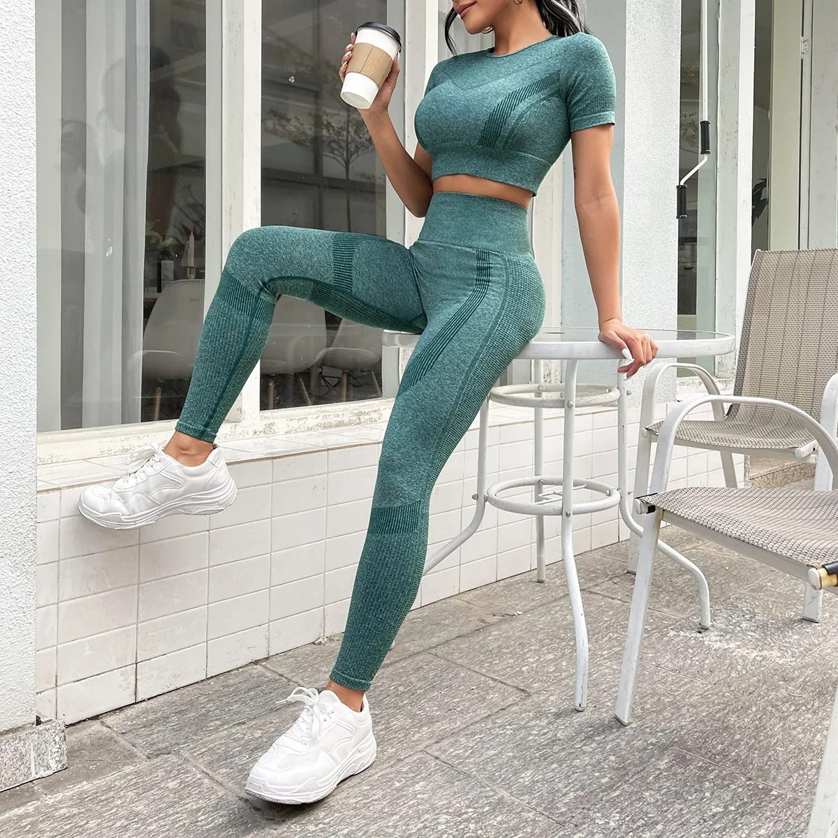 Sportbekleidungsset für Frauen