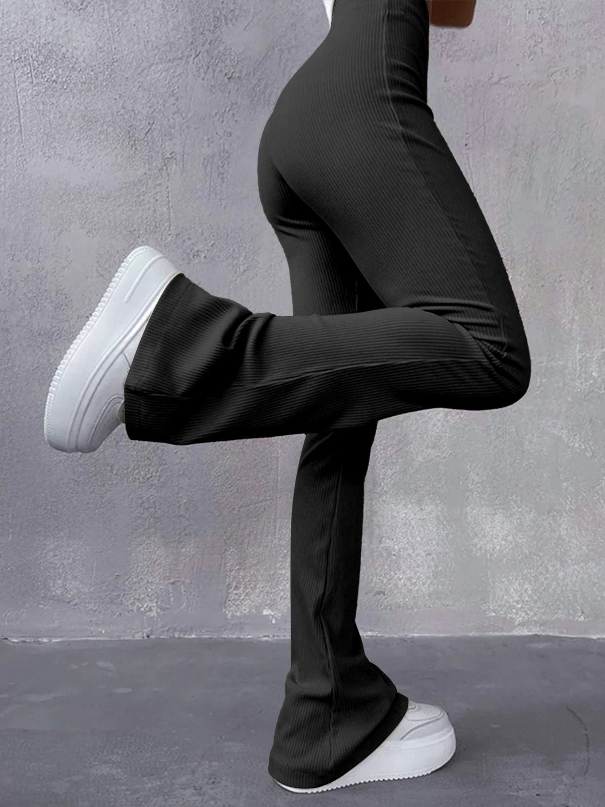 Damenhose mit hoher Taille und Rippbündchen