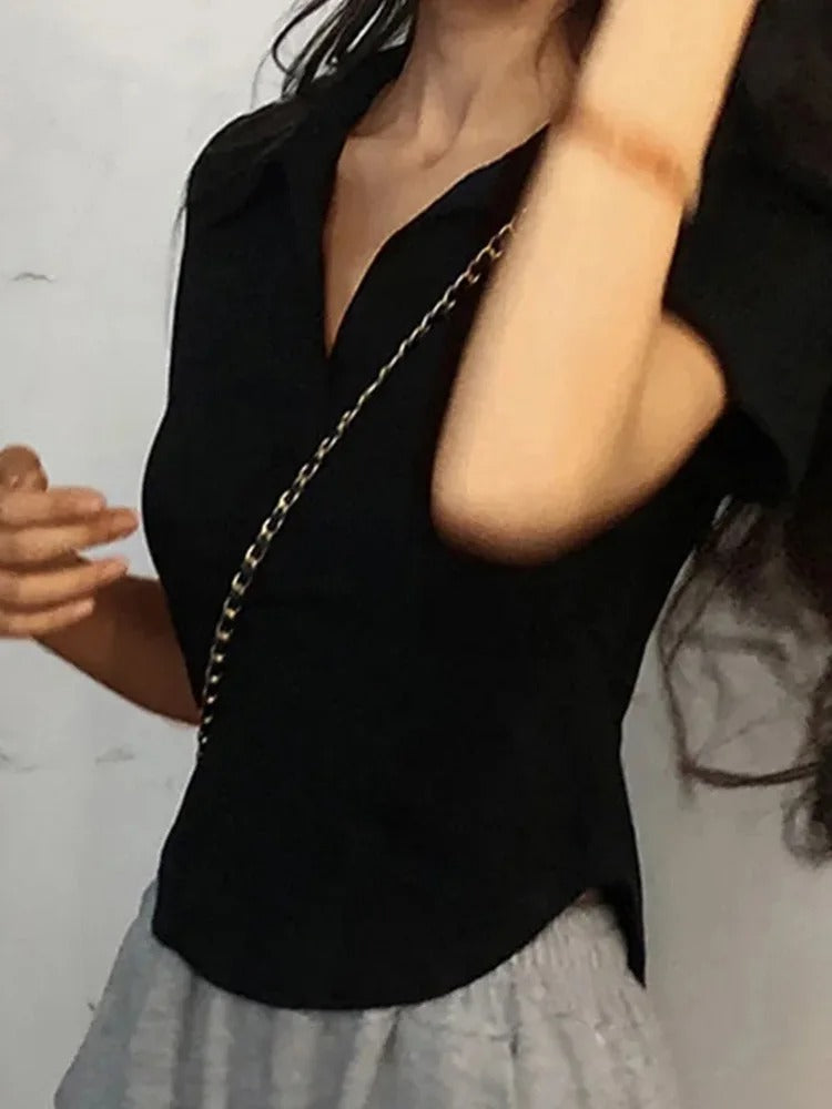 Damen-Top mit V-Ausschnitt und kurzen Ärmeln