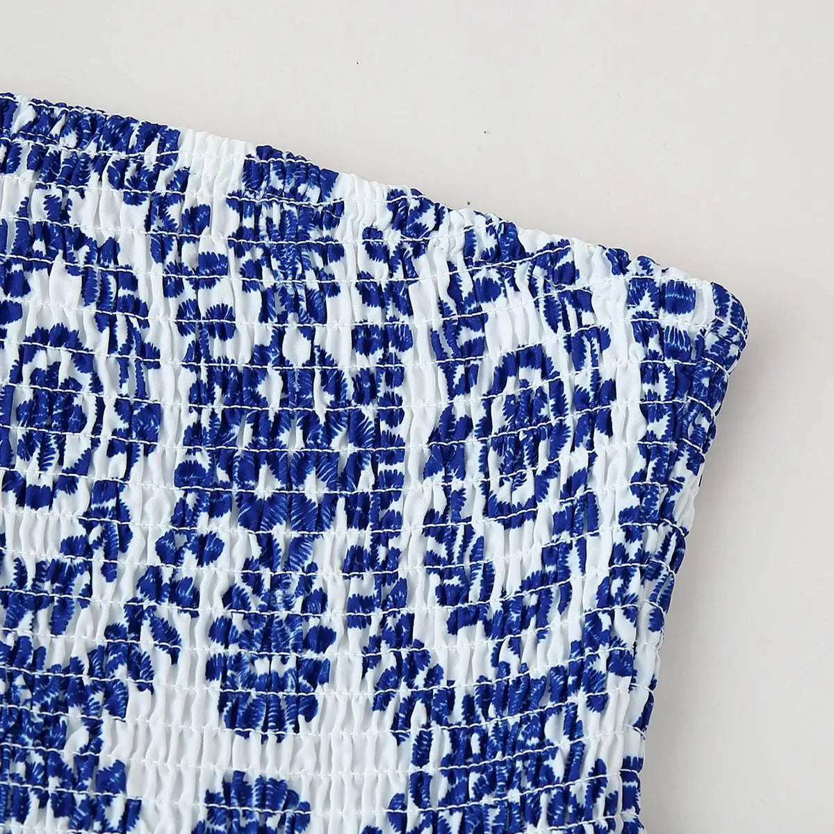 Bauchfreies Oberteil mit Blumenmuster und Rüschen