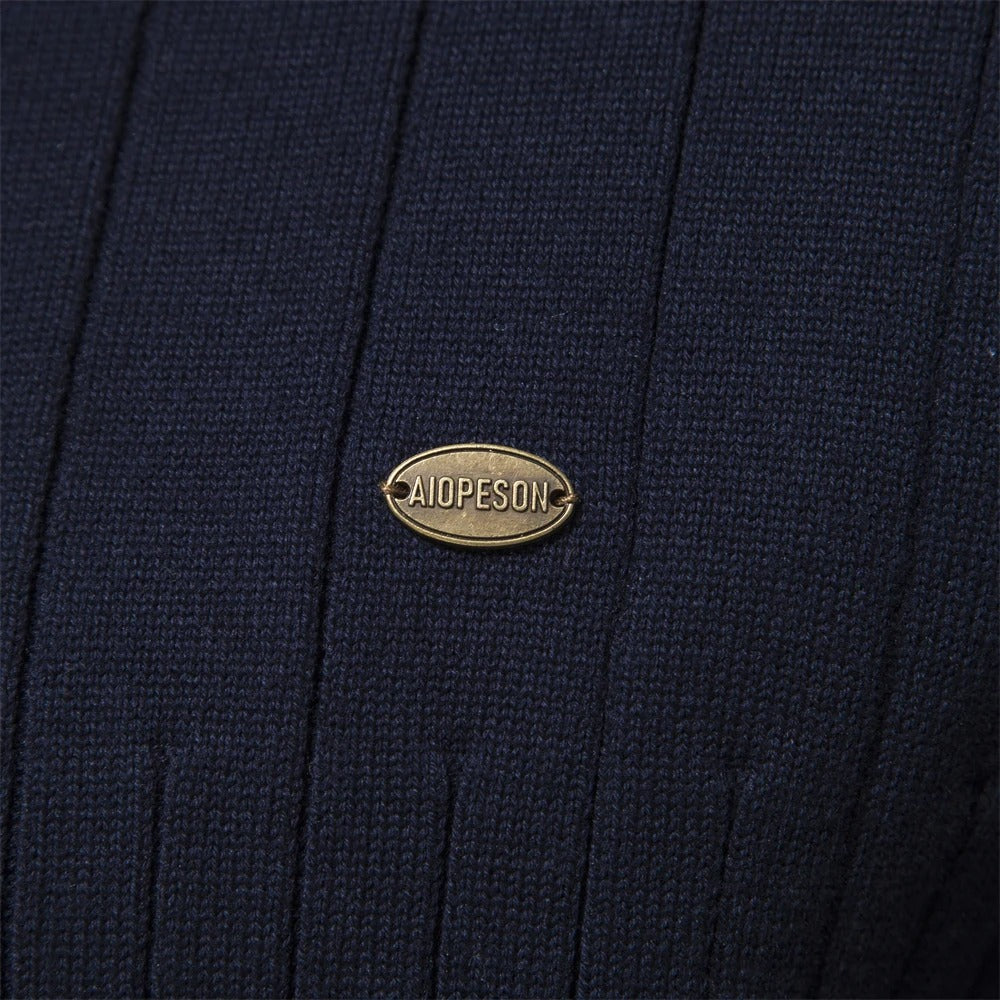 Herren-Strickpullover mit hohem Kragen