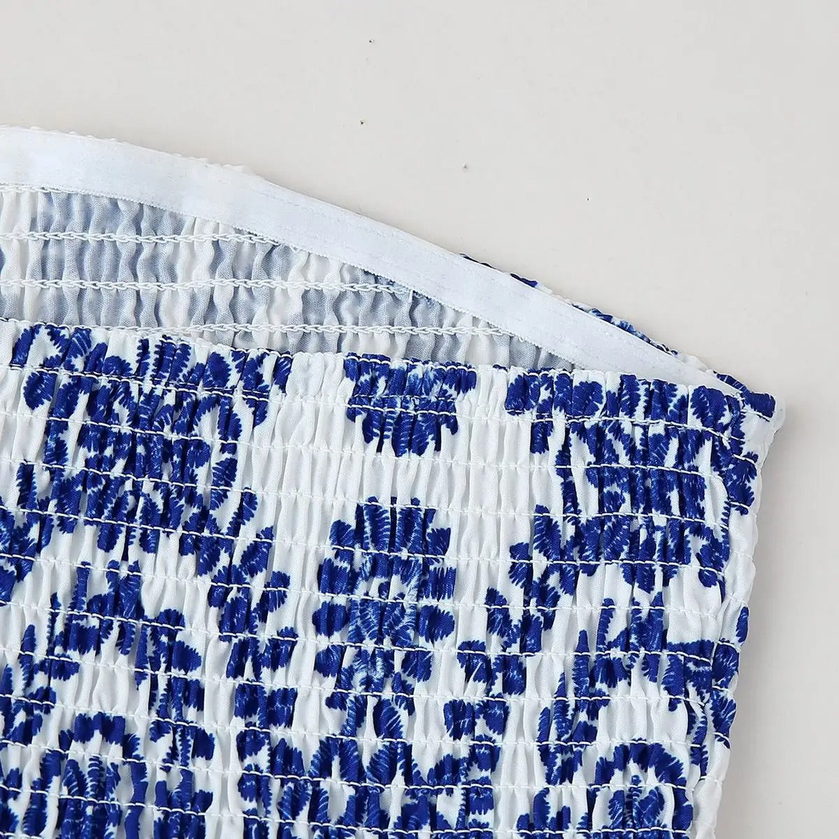 Bauchfreies Oberteil mit Blumenmuster und Rüschen