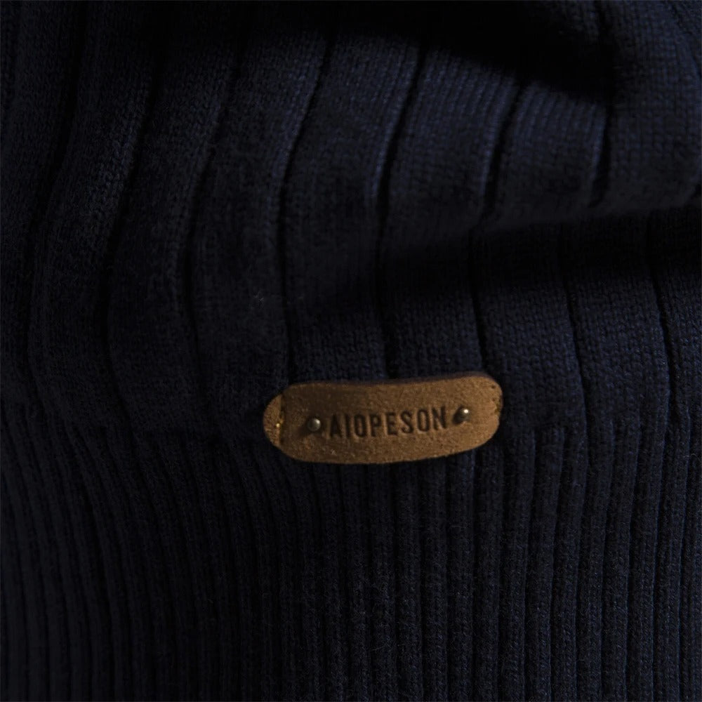 Herren-Strickpullover mit hohem Kragen