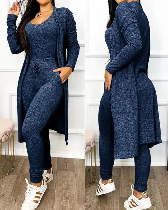 Overall und Jacke mit Tasche und Kordelzug
