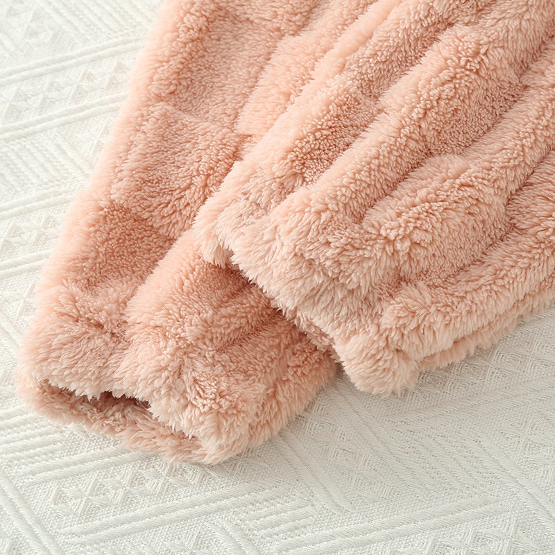 Kariertes Winter-Pyjama-Set für Frauen