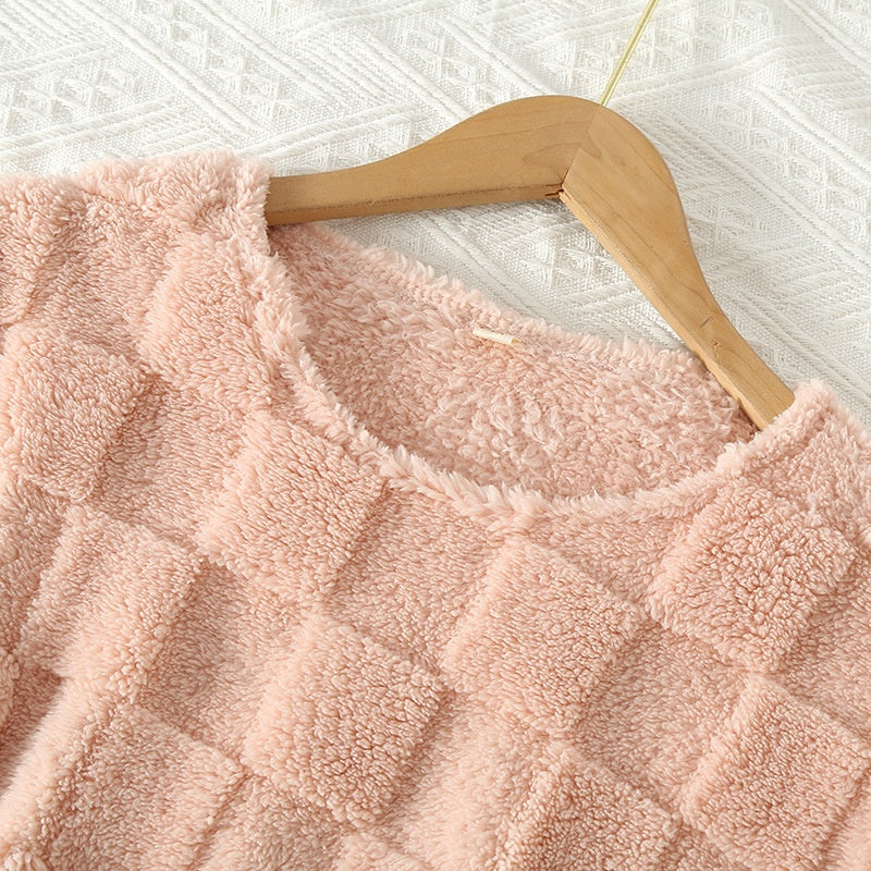 Kariertes Winter-Pyjama-Set für Frauen