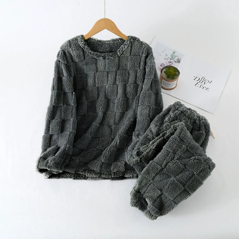 Kariertes Winter-Pyjama-Set für Frauen