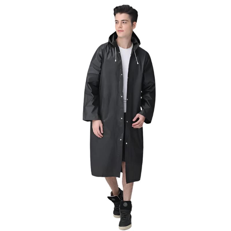 Wasserdichter Regenmantel mit langer Haube