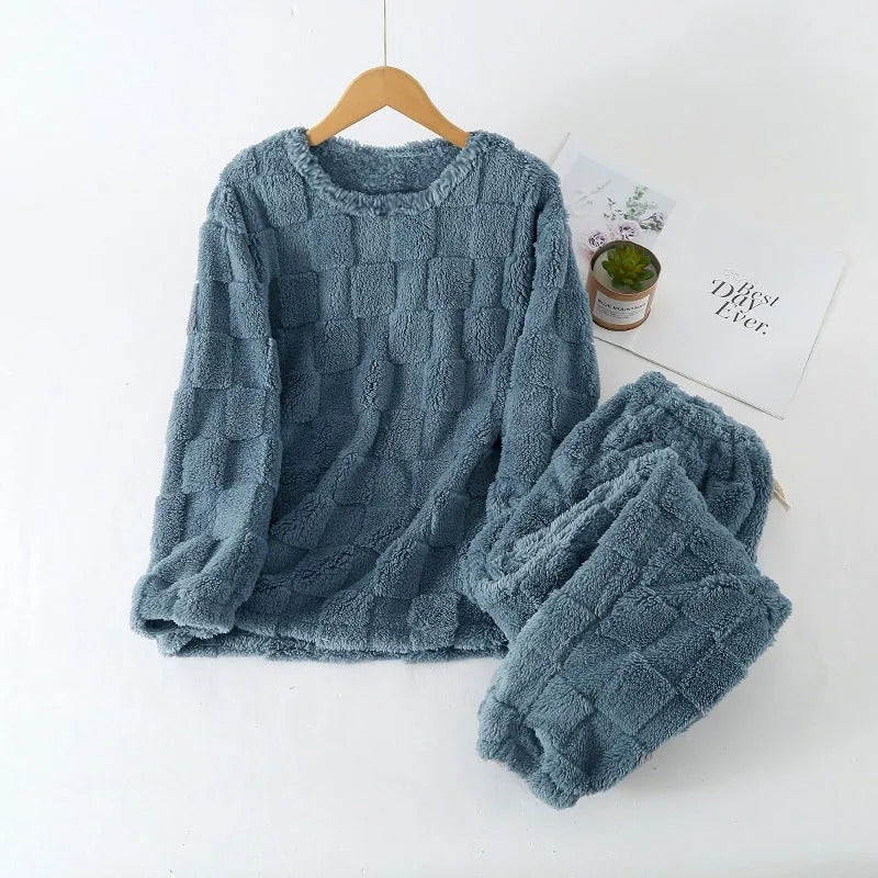 Kariertes Winter-Pyjama-Set für Frauen