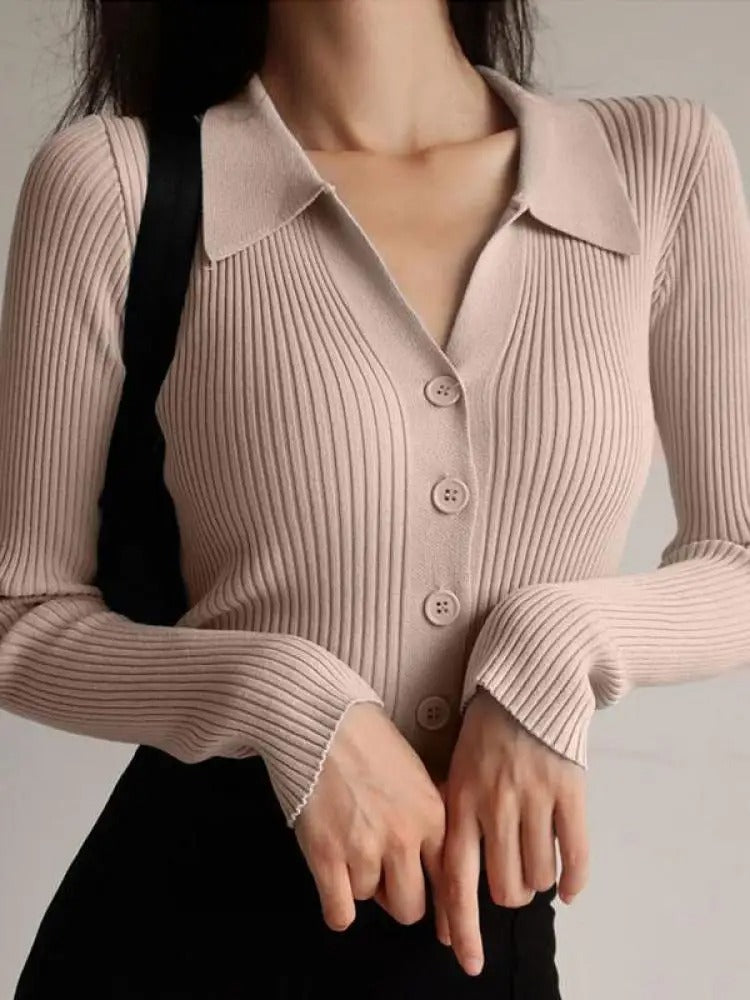 Schmal geschnittene Strickjacke mit V-Ausschnitt für Damen