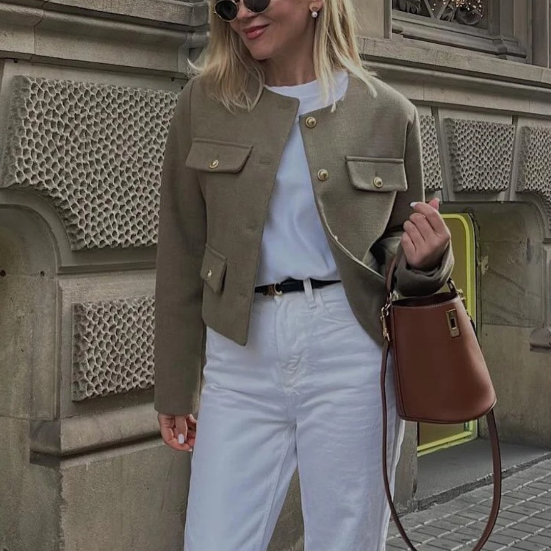 Damenjacken mit Rundhalsausschnitt und Revers