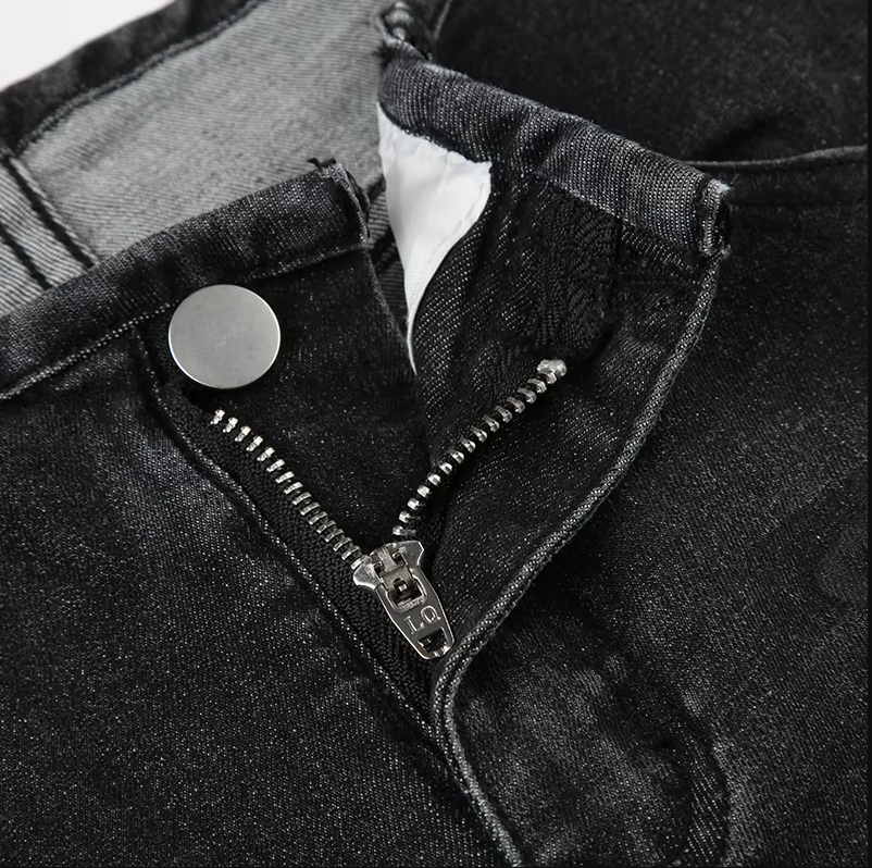 Denim-Hose mit niedriger Taille und Blumendruck